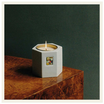 FIN AOUT PORCELAINE CANDLE 220g