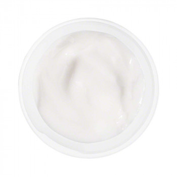 MOISTURIZING WITH A CREAM 50ML