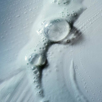 THE ESSENCE FOAMING CLEANSER 125ml